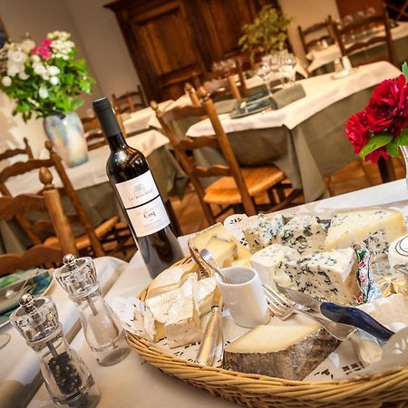 Logis Hotel Restaurant Le Mont Aigoual Meyrueis Bagian luar foto