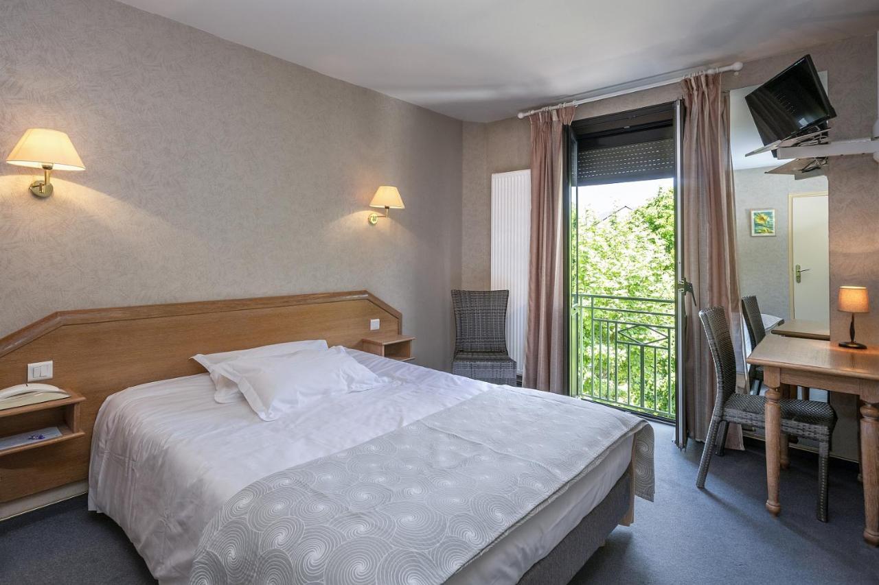 Logis Hotel Restaurant Le Mont Aigoual Meyrueis Bagian luar foto