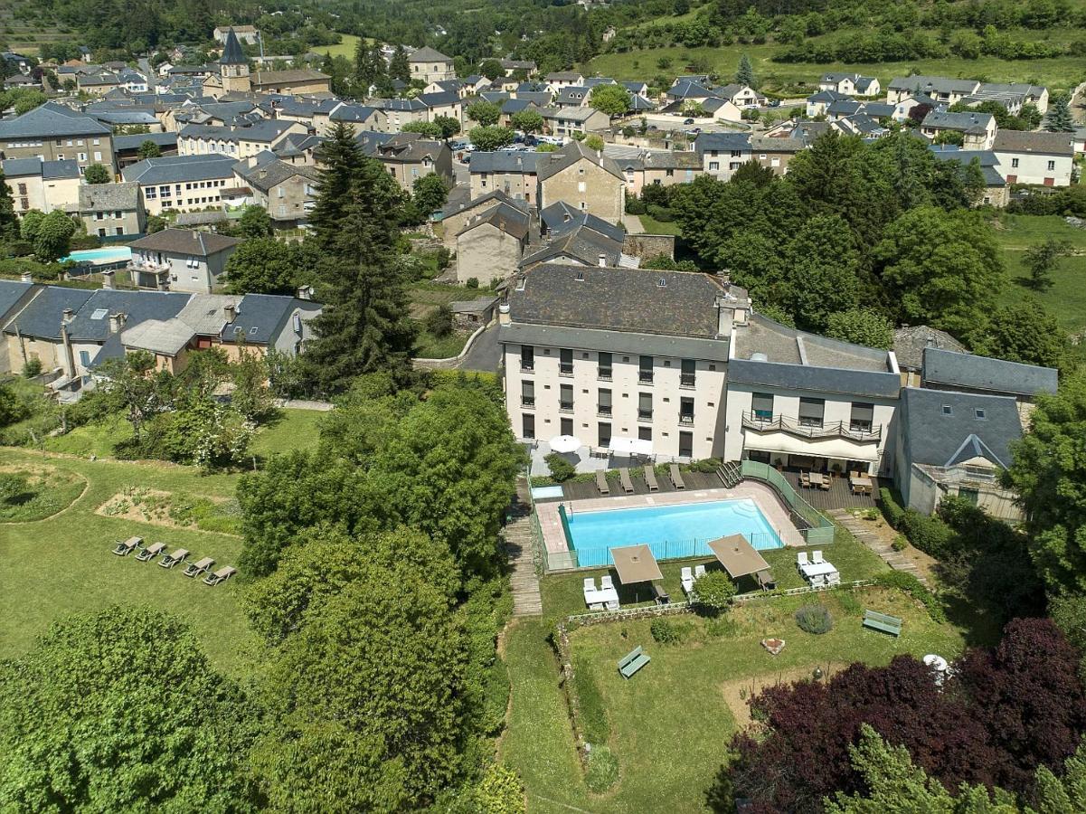 Logis Hotel Restaurant Le Mont Aigoual Meyrueis Bagian luar foto