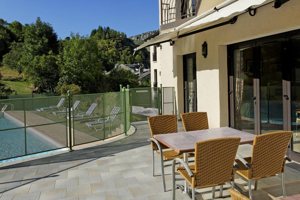 Logis Hotel Restaurant Le Mont Aigoual Meyrueis Bagian luar foto