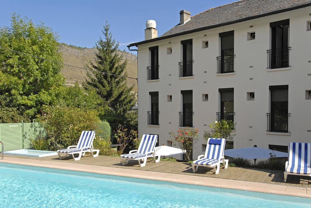 Logis Hotel Restaurant Le Mont Aigoual Meyrueis Bagian luar foto