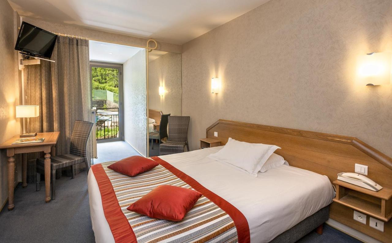 Logis Hotel Restaurant Le Mont Aigoual Meyrueis Bagian luar foto