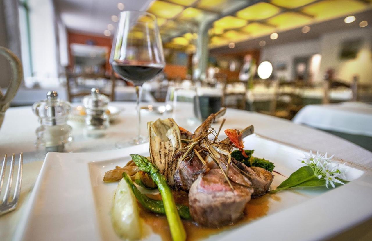 Logis Hotel Restaurant Le Mont Aigoual Meyrueis Bagian luar foto
