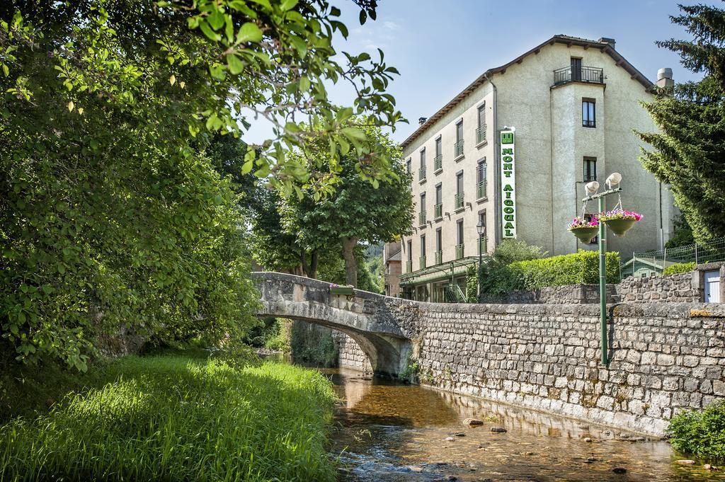Logis Hotel Restaurant Le Mont Aigoual Meyrueis Bagian luar foto