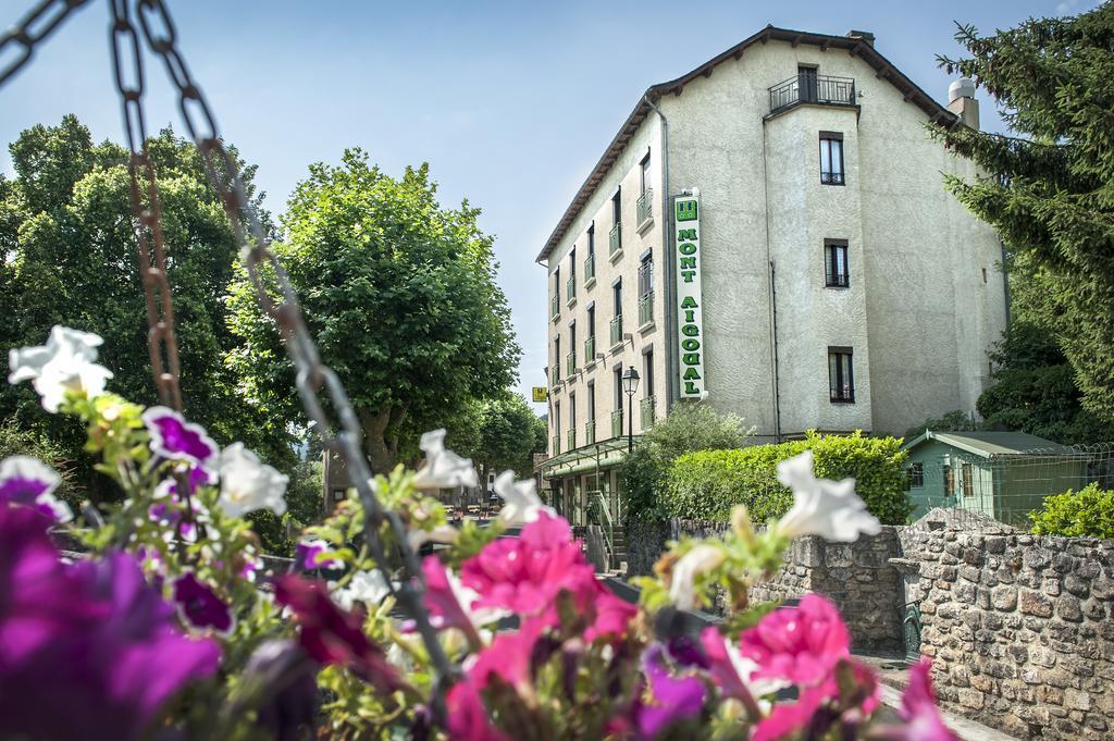 Logis Hotel Restaurant Le Mont Aigoual Meyrueis Bagian luar foto