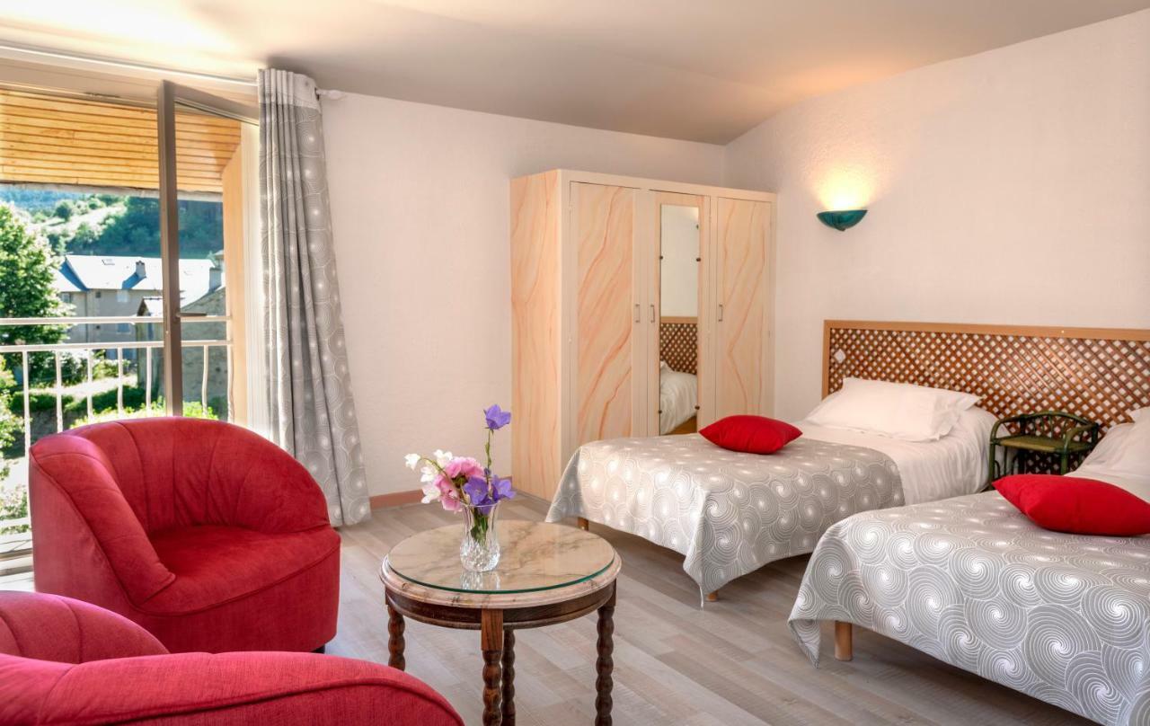 Logis Hotel Restaurant Le Mont Aigoual Meyrueis Bagian luar foto